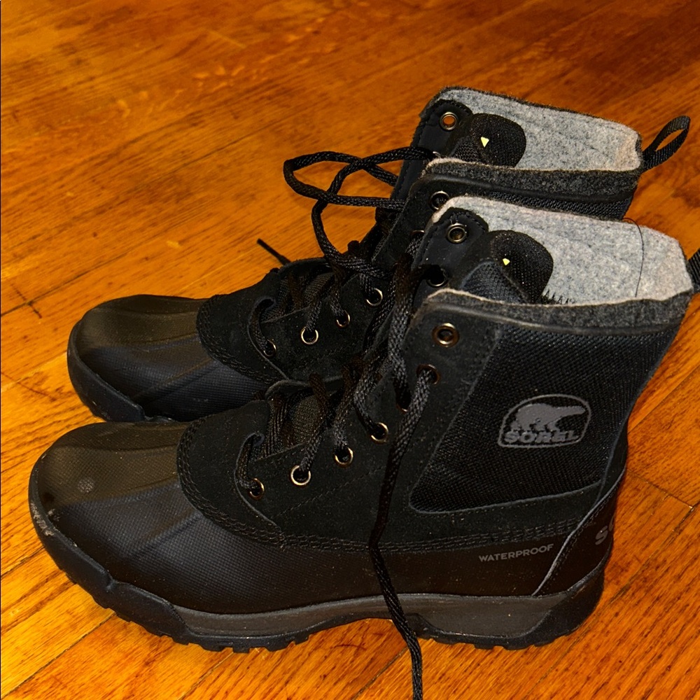Sorel Black and Gray Waterproof Boots size Mens 7.5